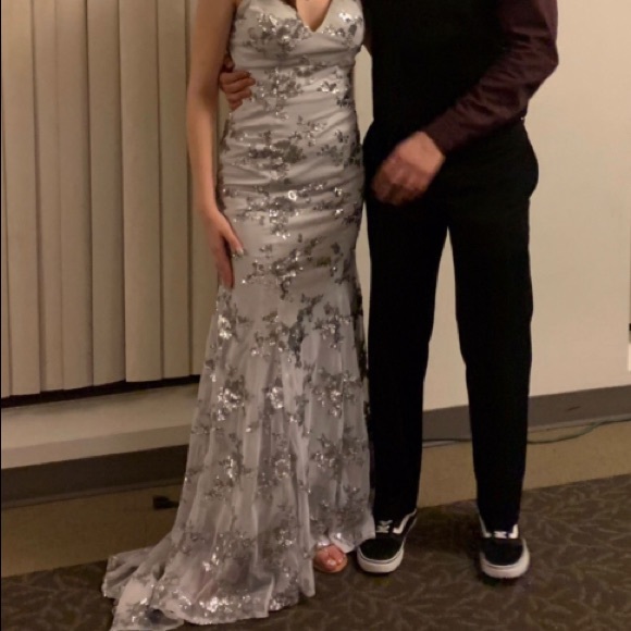 Prom dress - Picture 4 of 4